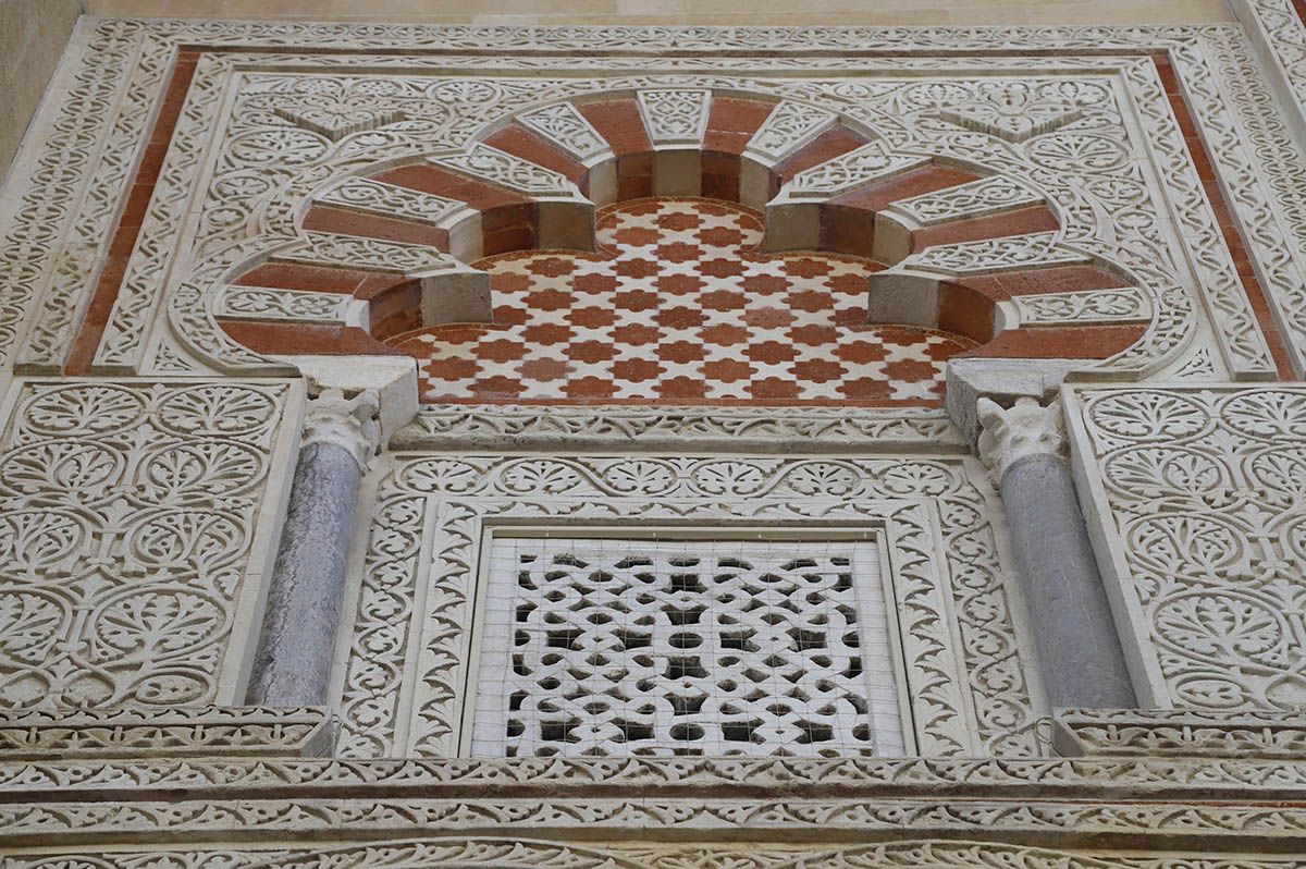 Así luce la puerta de la Concepción Antigua de la Mezquita tras su restauración