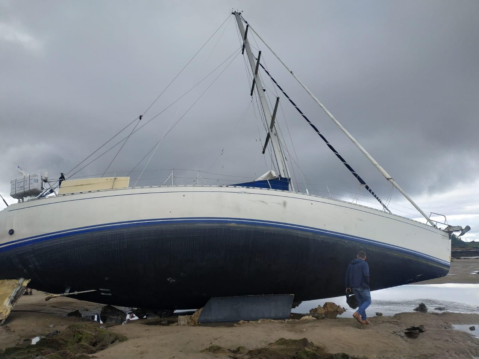 VELERO VARADO (6).jpeg