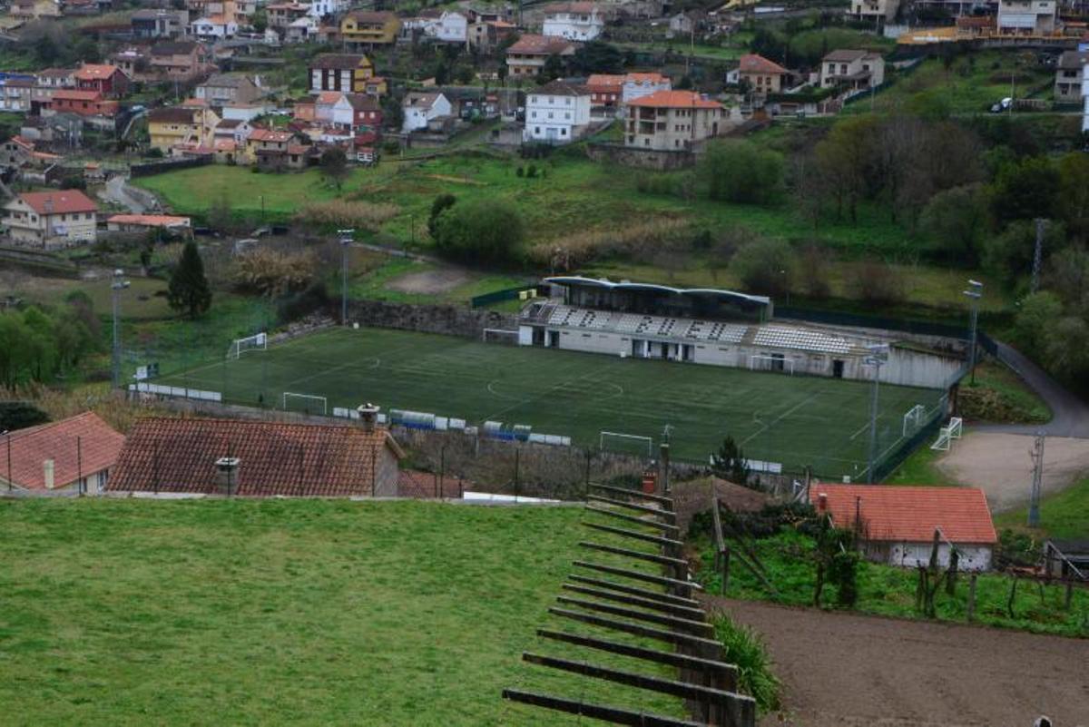 Vista del campo de fútbol de Bueu, en el lugar de A Graña.