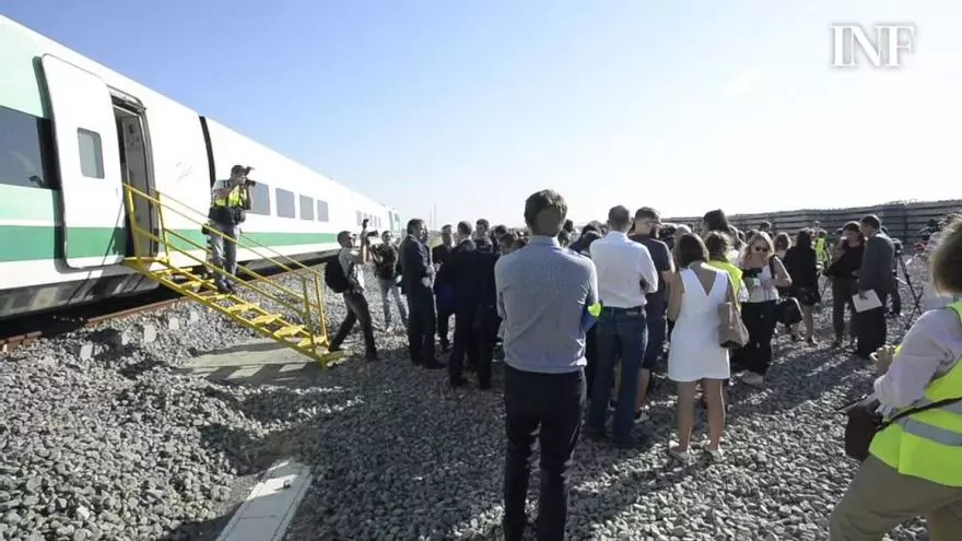 Fomento encarga el estudio para conectar con tren el aeropuerto de Alicante-Elche