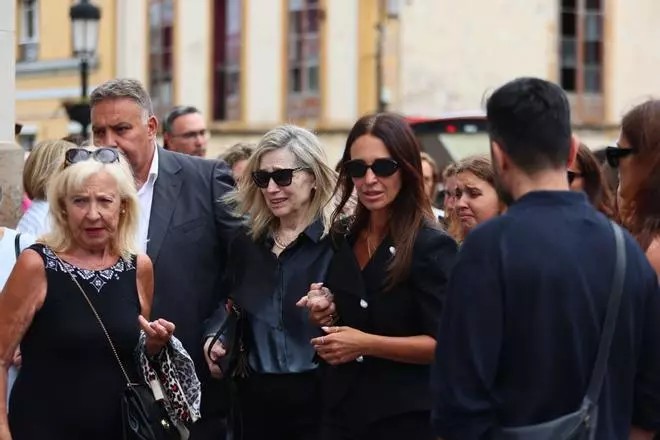 En imágenes: funeral de Luis Ángel Echevarría, padre de Paula Echevarría en Candás