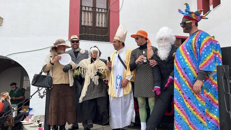 Tradición y juventud se dan la mano en el Carnaval de los Bujacos de Casar de Cáceres