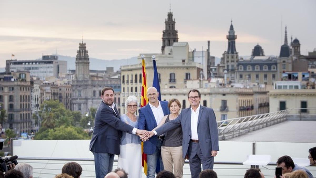 Junqueras, Casals, Romeva, Forcadell y Mas, en la presentación de Junts pel Sí, en julio del 2015.