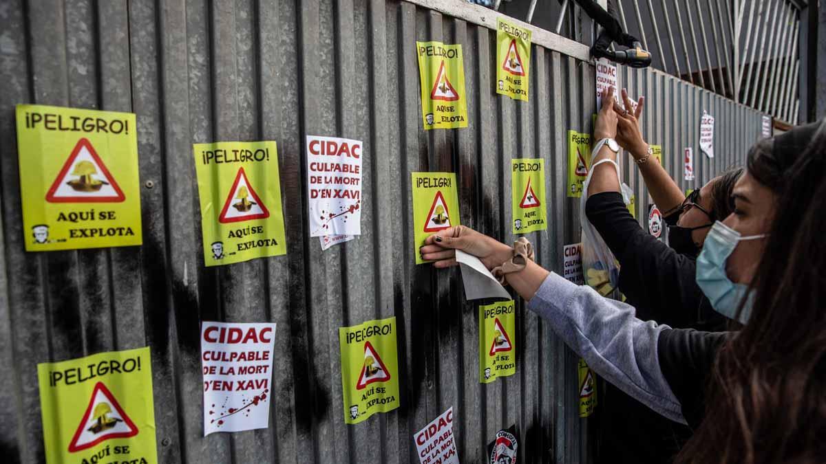 Protesta contra la muerte de un joven de 19 años en un accidente laboral, frente a la empresa CIDAC, donde trabajaba