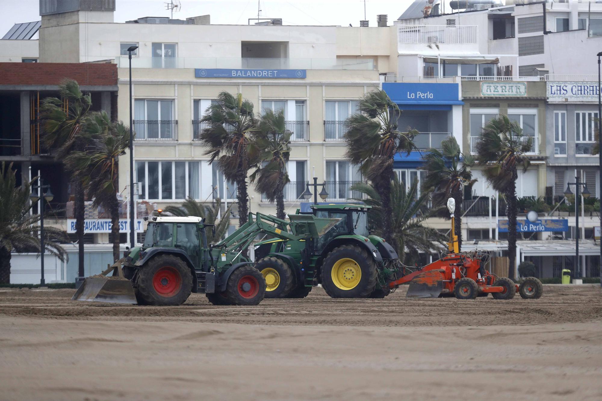 Así ha quedado La Malvarrosa por el fuerte temporal