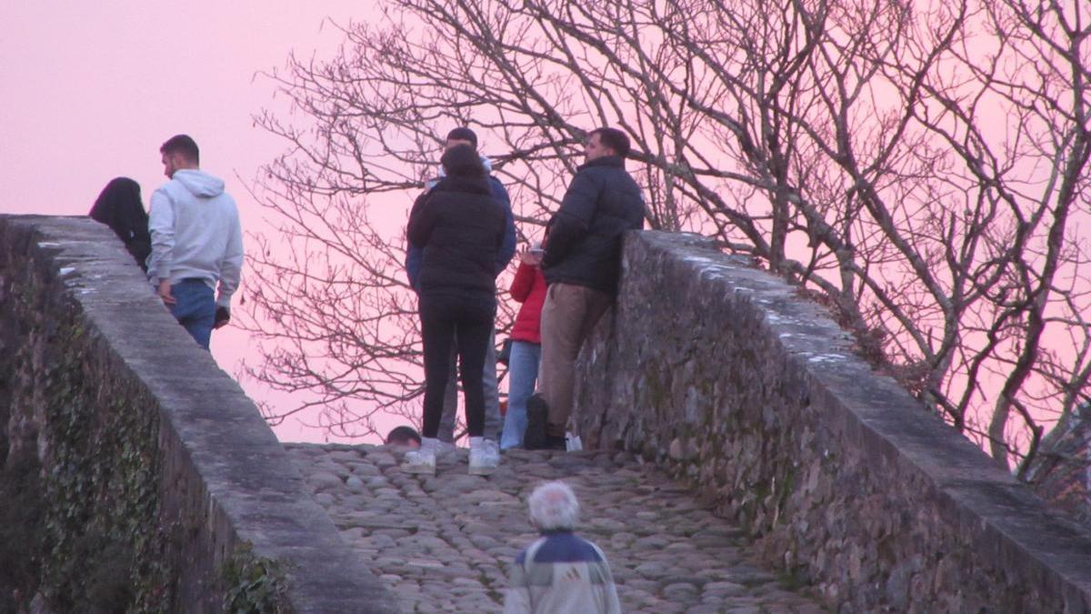 Tutisras este sábado en el puente &quot;romano&quot; de Cangas de Onís.