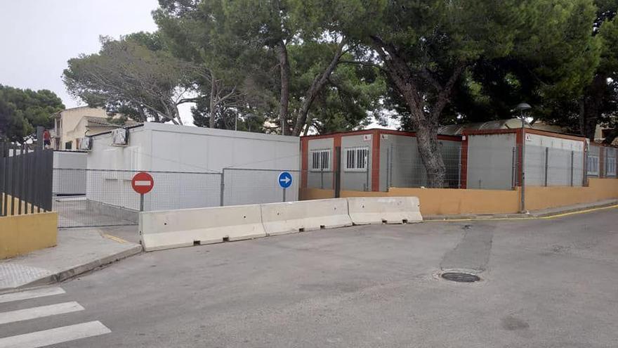 El centro de Portocristo tiene aulas modulares desde hace diez años.