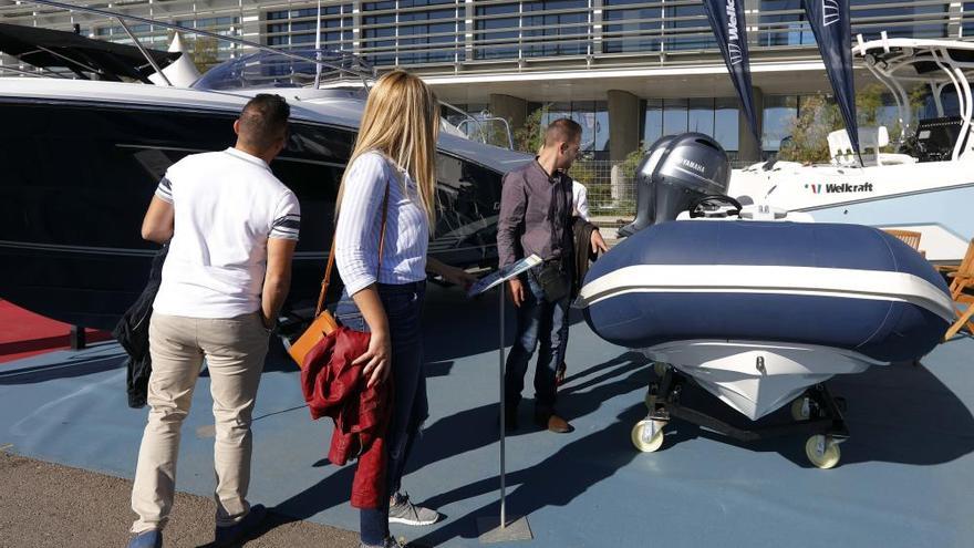 Miles de navegantes surcan la Boat Show