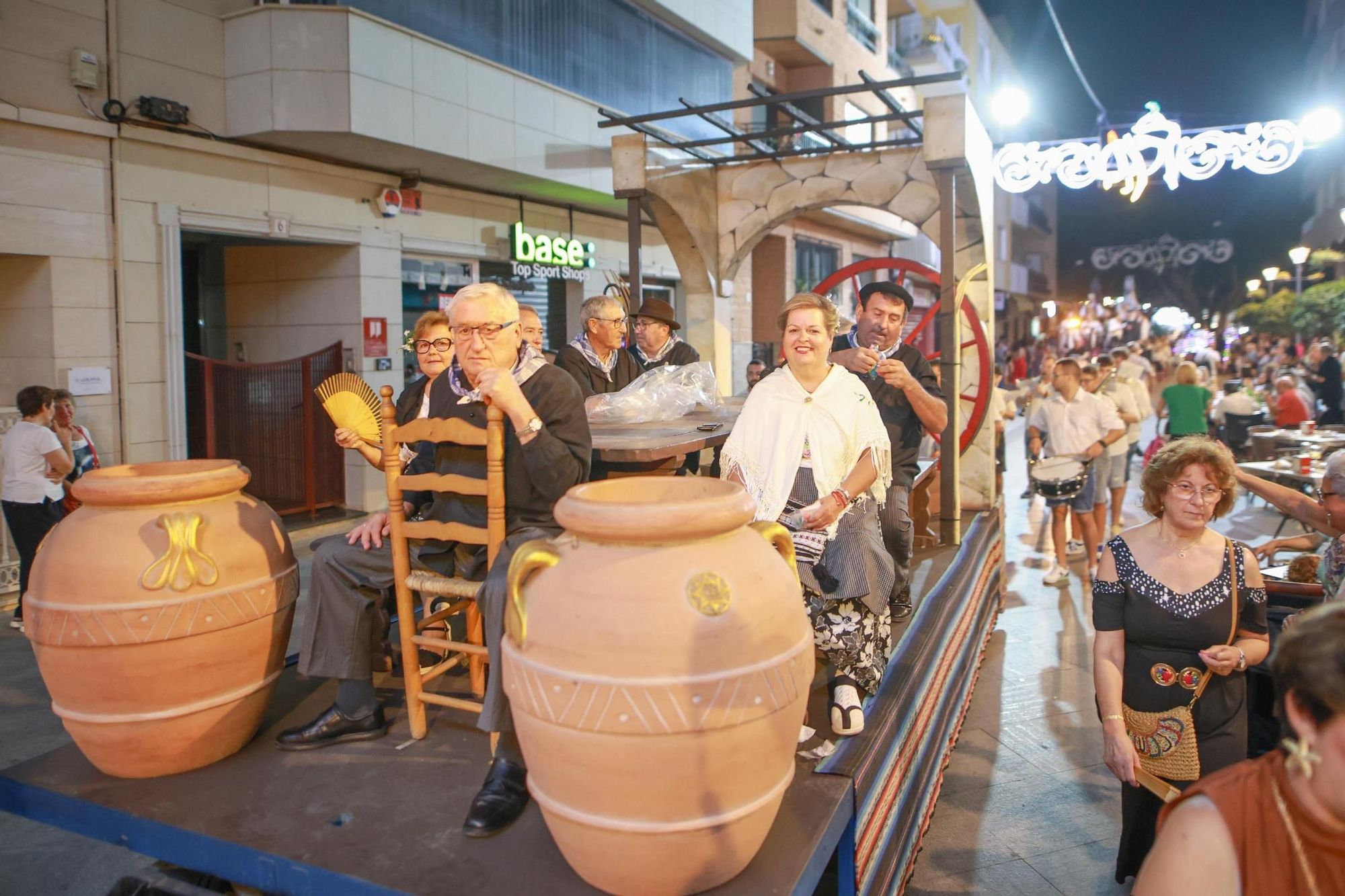 Aquí están las mejores fotos del bando de las fiestas de Almoradí 2025