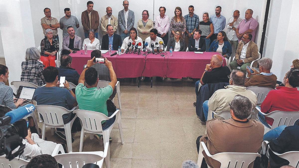 Reciente presentación de los 22 concejales que se dieron de baja en NC para integrarse en la nueva formación nacionalista.