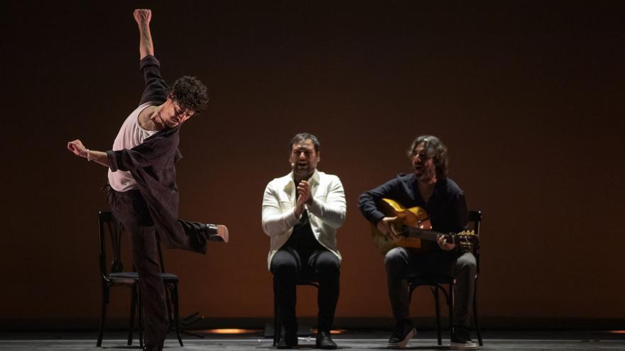 El juego flamenco de Jesús Carmona, José Valencia y Juan Requena llega al Gran Teatro