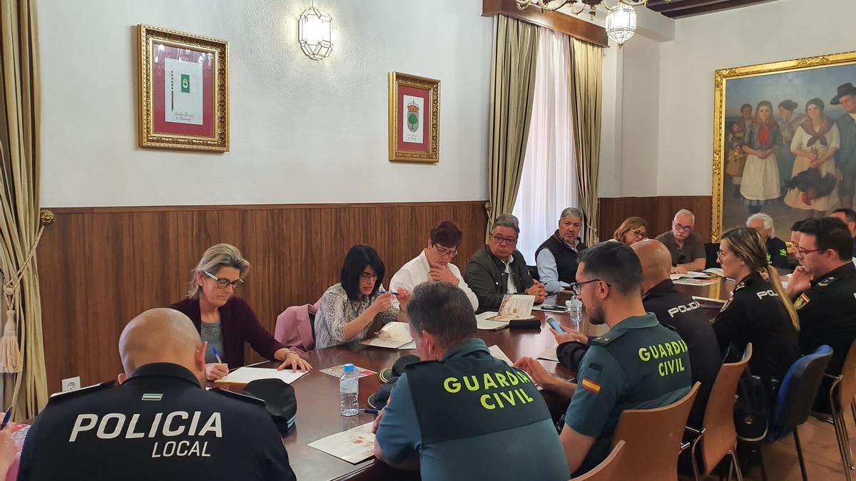 Junta de seguridad previa a la romería de San Marcos celebrada en el Ayuntamiento de Almendralejo.