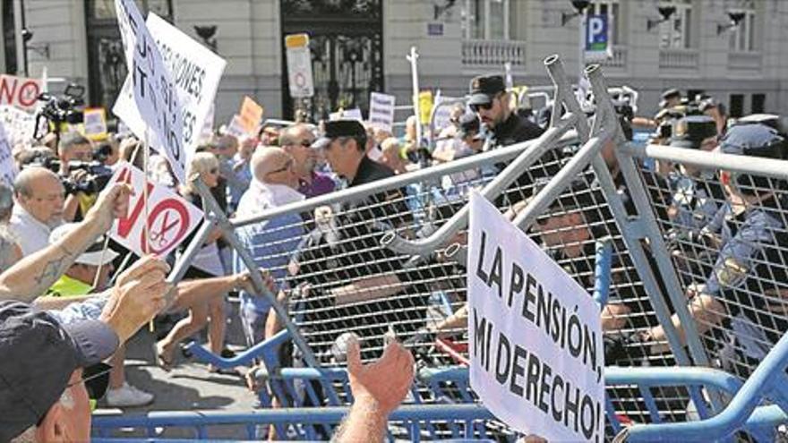 Desacuerdo entre los partidos sobre cómo subir las pensiones