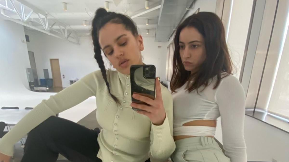 Rosalía y su hermana Pilar.