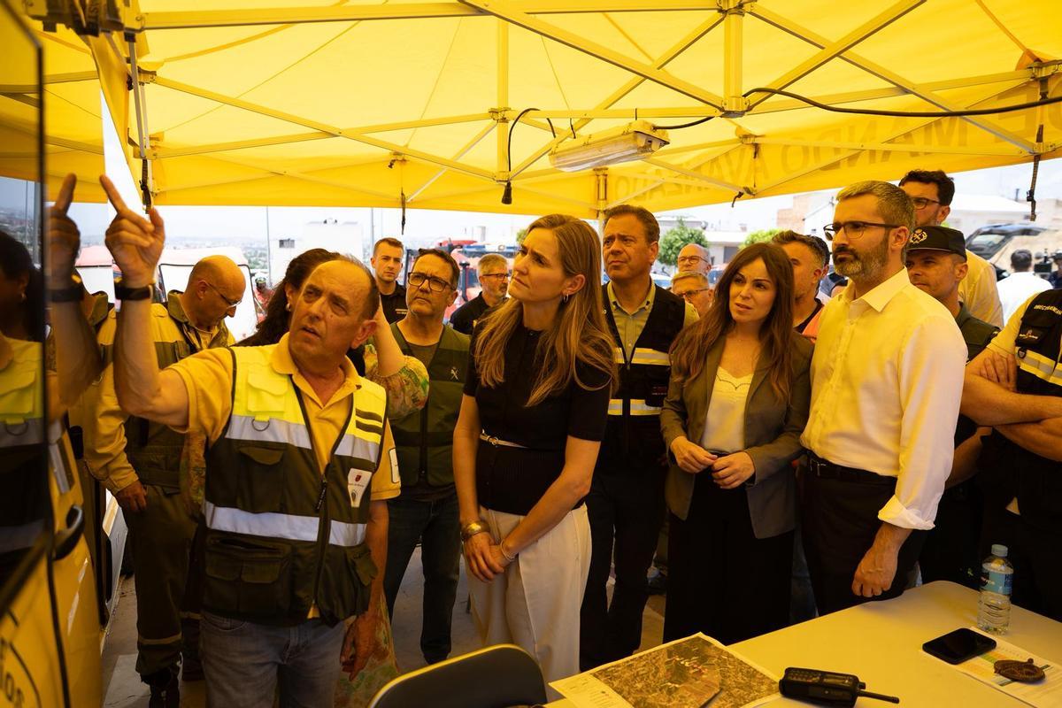 La ministra Sara Aagesen, en el Puesto de Mando de Los Garres.