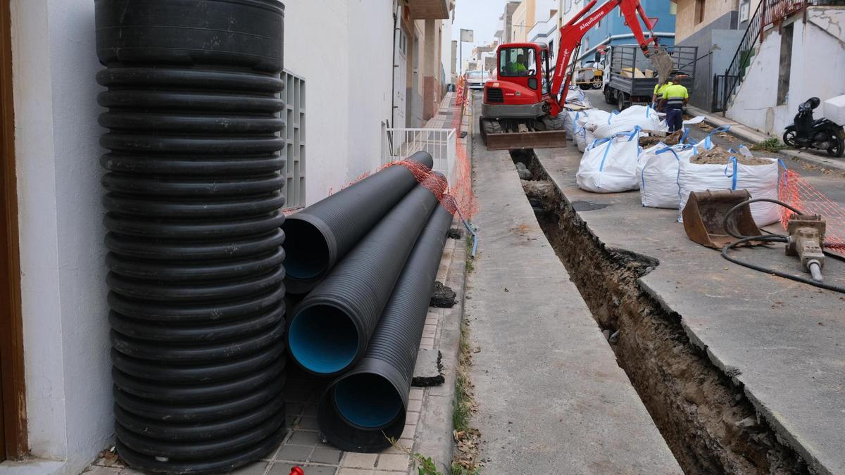 Trabajos en la calle Salvia, en El Cardón