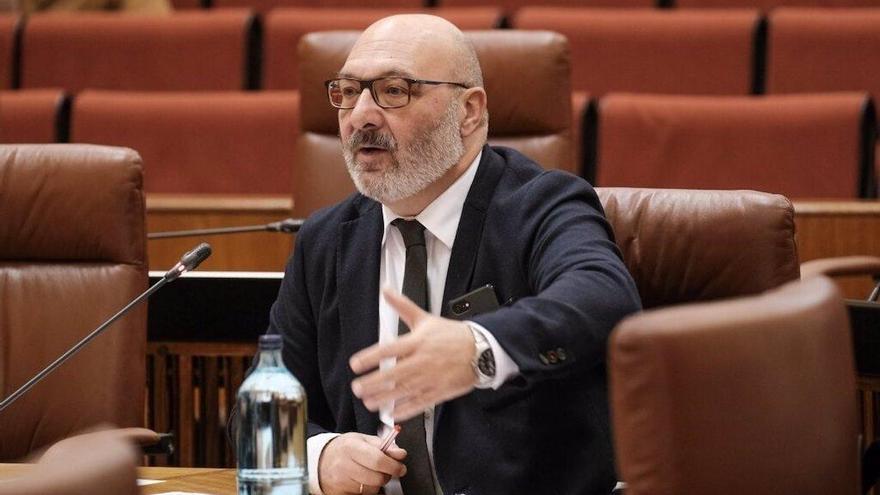 El portavoz de Vox al abandonar el Parlamento andaluz: &quot;A la porra, a tomar por culo&quot;