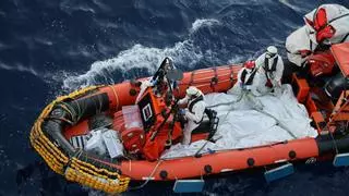 El barco humanitario Geo Barents recupera los cuerpos sin vida de 11 personas en el Mediterráneo