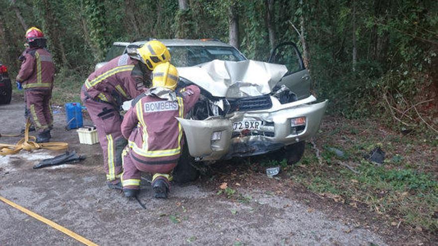 Un mort i dos ferits, un d&#039;ells de gravetat, a Riells i Viabrea