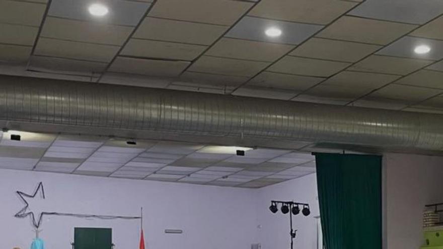 La asociación de mujeres disfrutó de teatro.