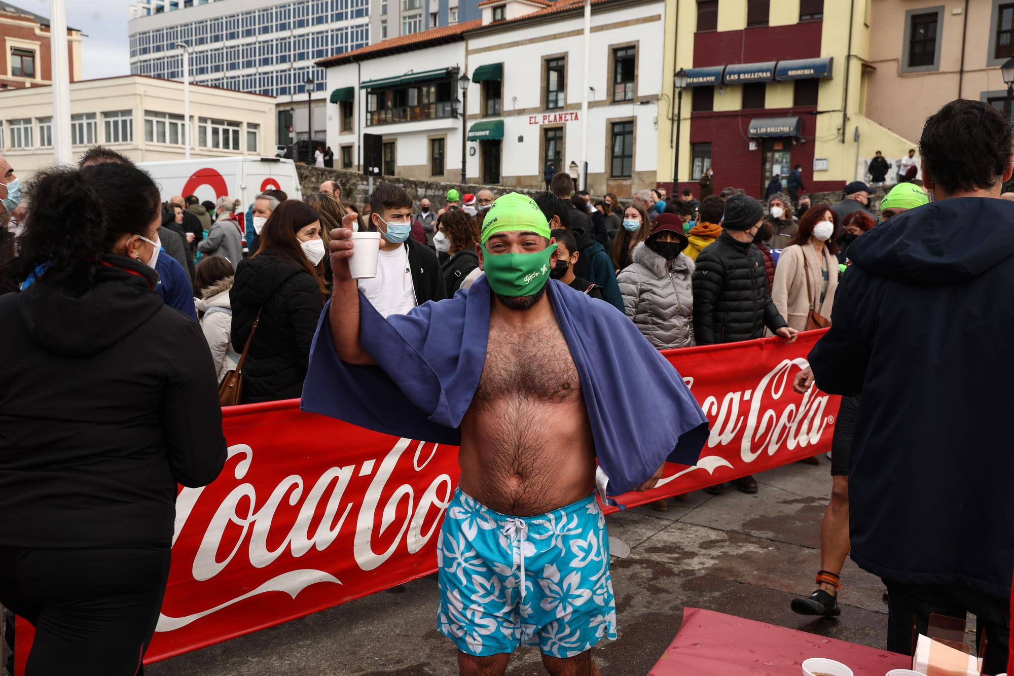 La Travesía de Navidad en Gijón, en imágenes