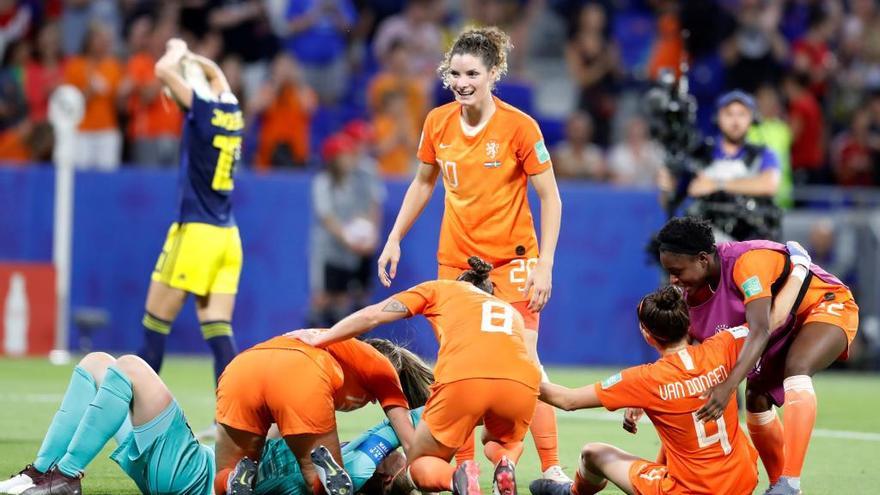 Las jugadoras holandesas celebran su victoria