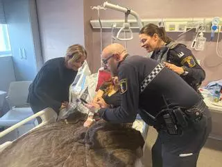 Agentes de la Policía Local atienden el parto de una joven en su casa del Cabanyal