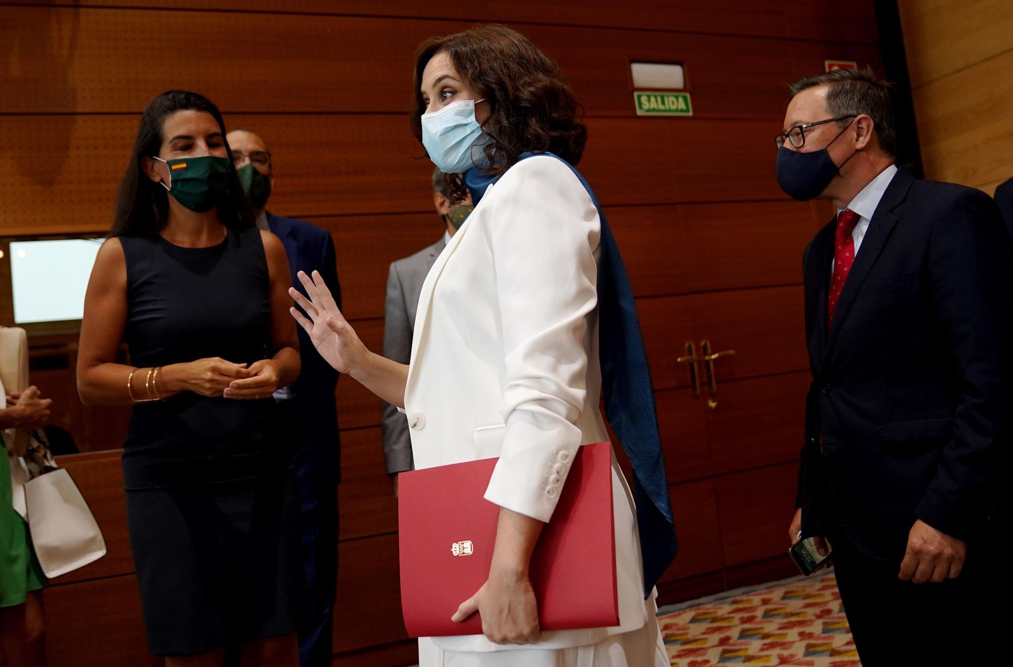 Isabel Díaz Ayuso, con la líder de Vox en la Comunidad de Madrid, Rocío Monasterio.