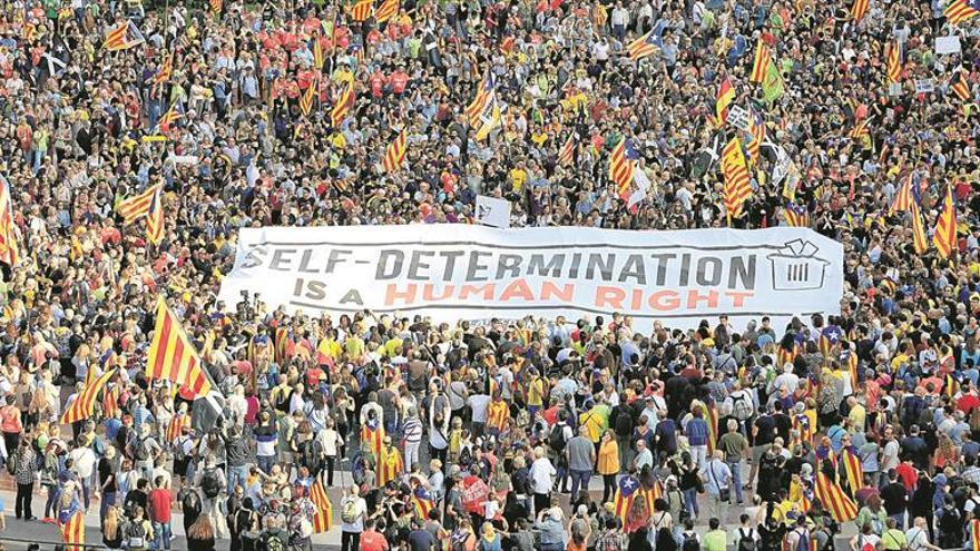 Los independentistas toman las calles en demanda de la república