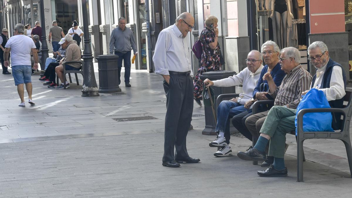 Los jubilados han recibido un aumento de su pensión en 2025