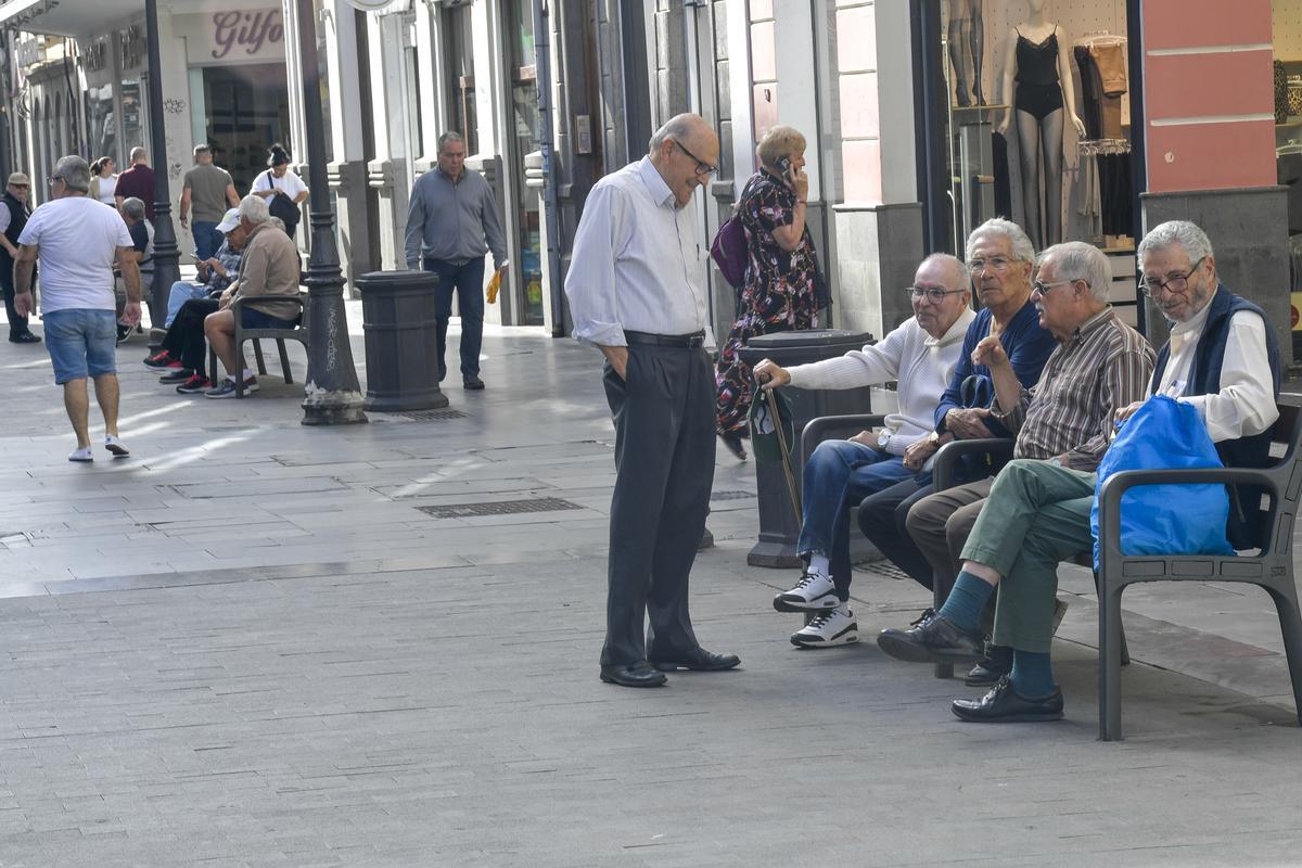 Los jubilados han recibido un aumento de su pensión en 2025
