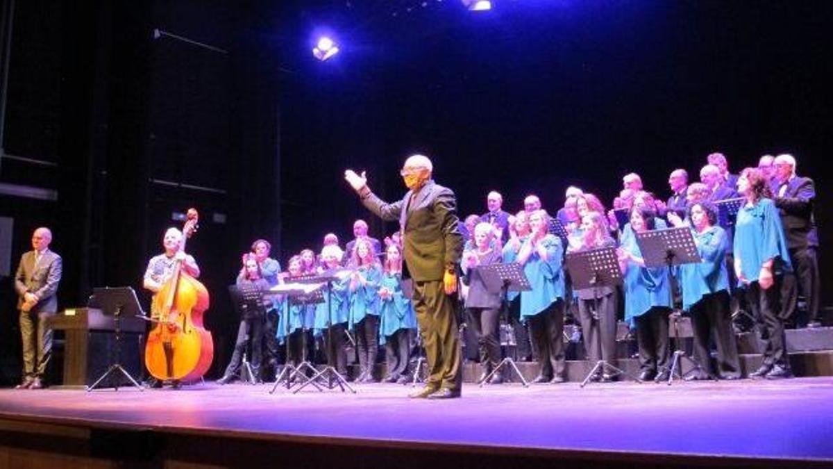 La Coral Polifónica Estradense en su tradicional Concerto de Nadal en 2025.