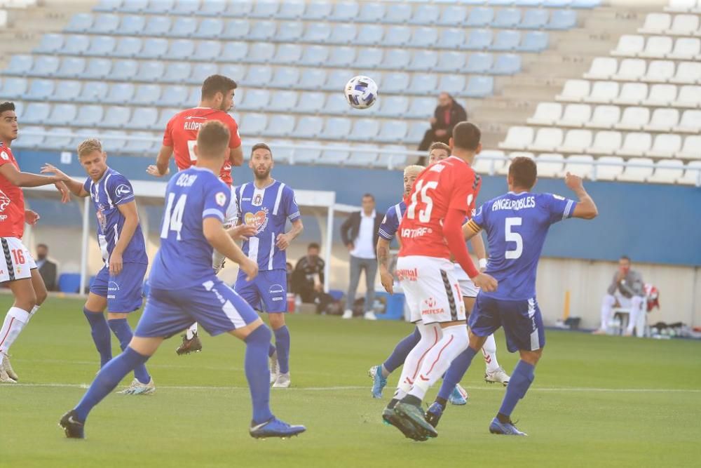 Toril sentencia al Lorca y da el primer triunfo al Real Murcia