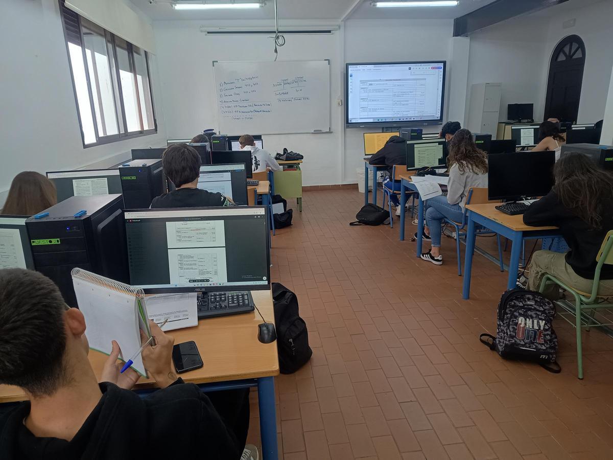 Alumnado de administrativo.