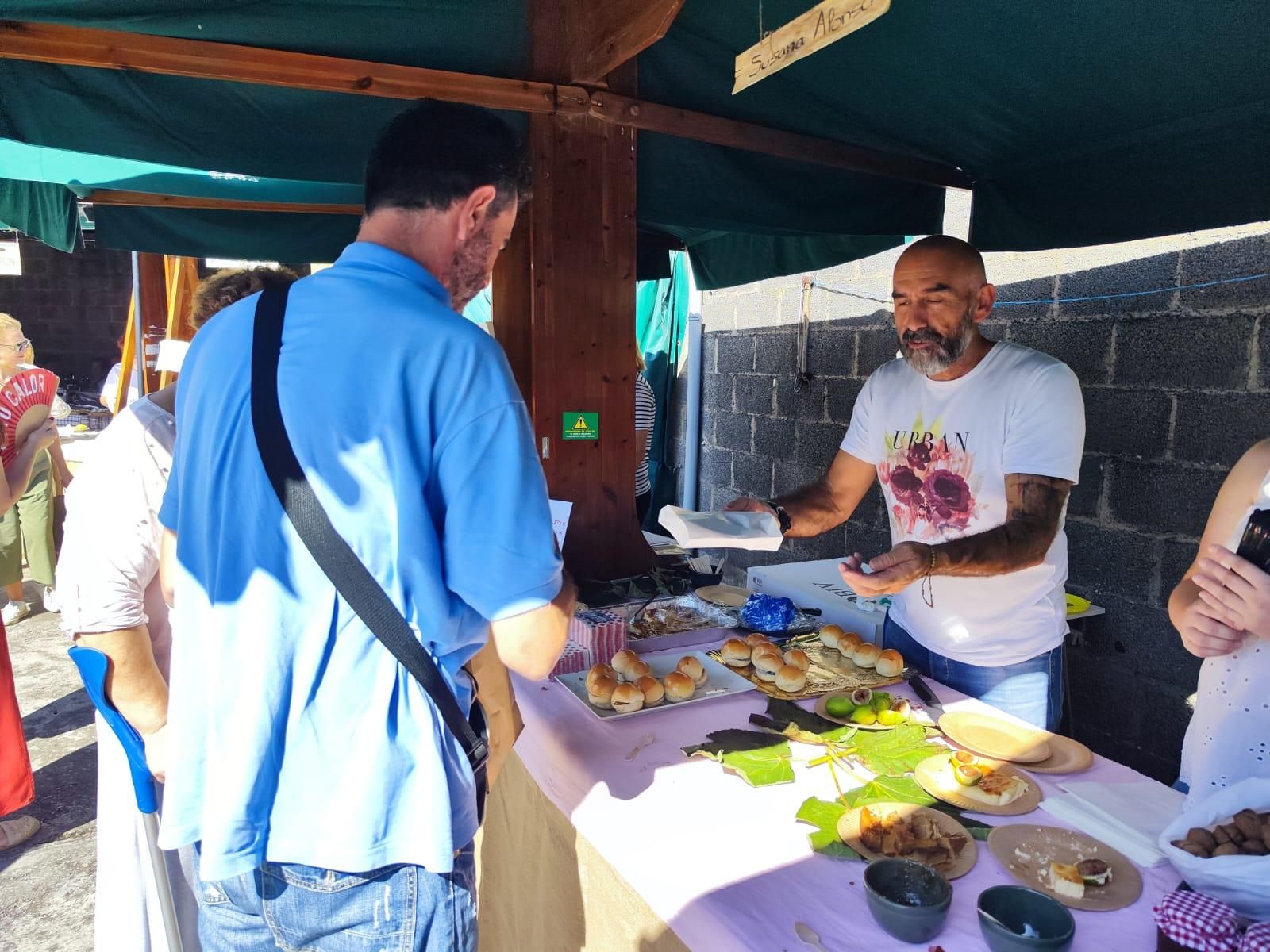 Escasez de figos, pero gran ambiente: así se ha vivido la feria de Rozaes