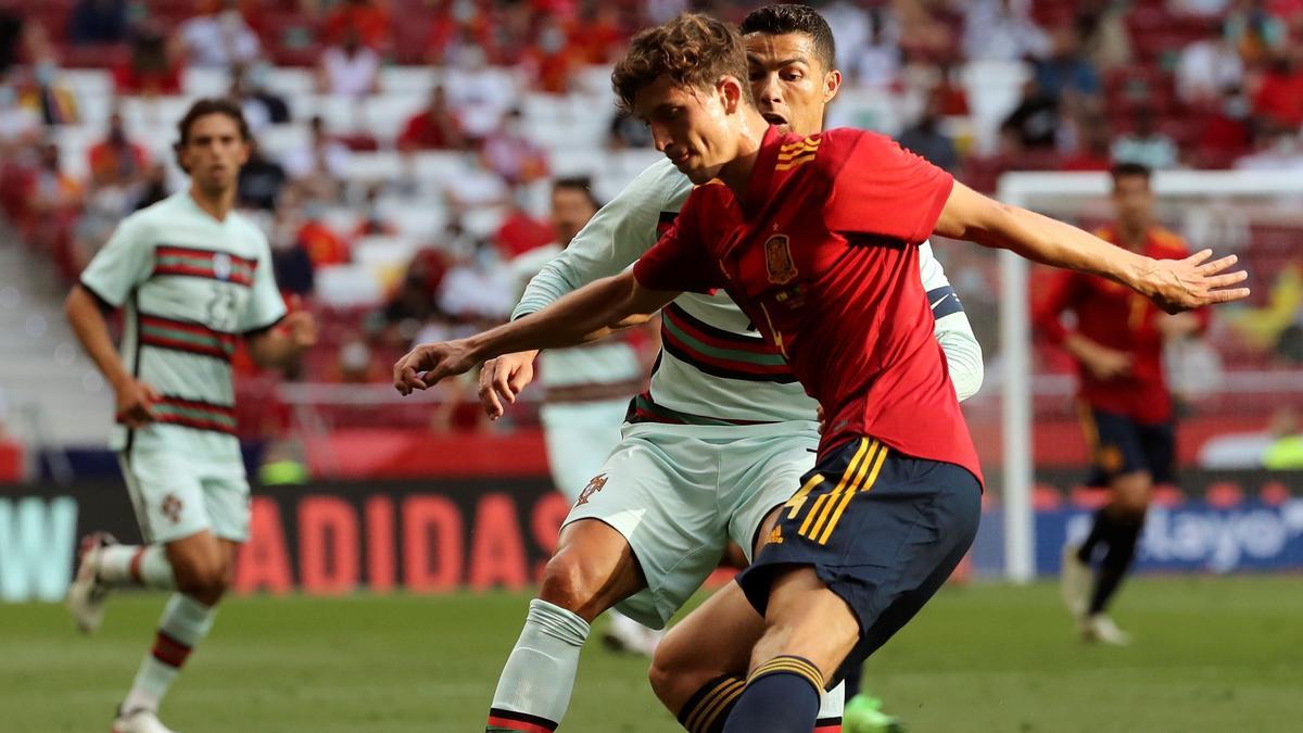 Pau Torres durante un amistoso de preparación de la Eurocopa 