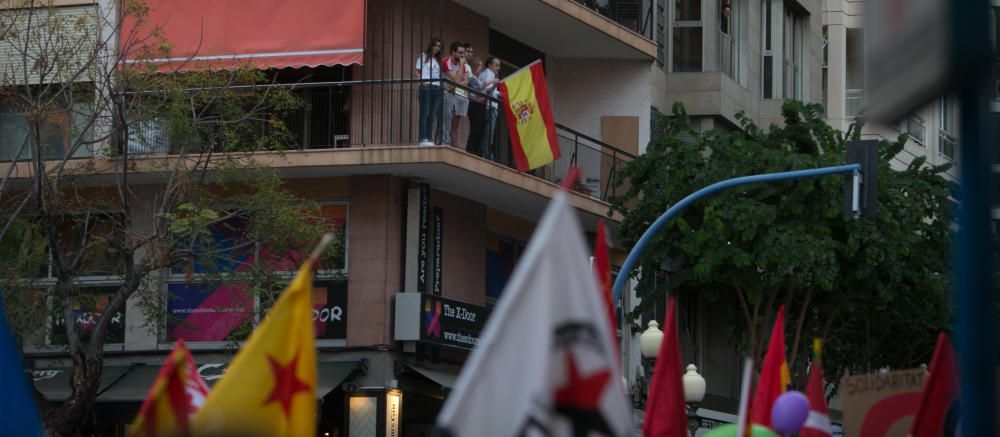 Tensión en el centro de Alicante por la independencia de Cataluña