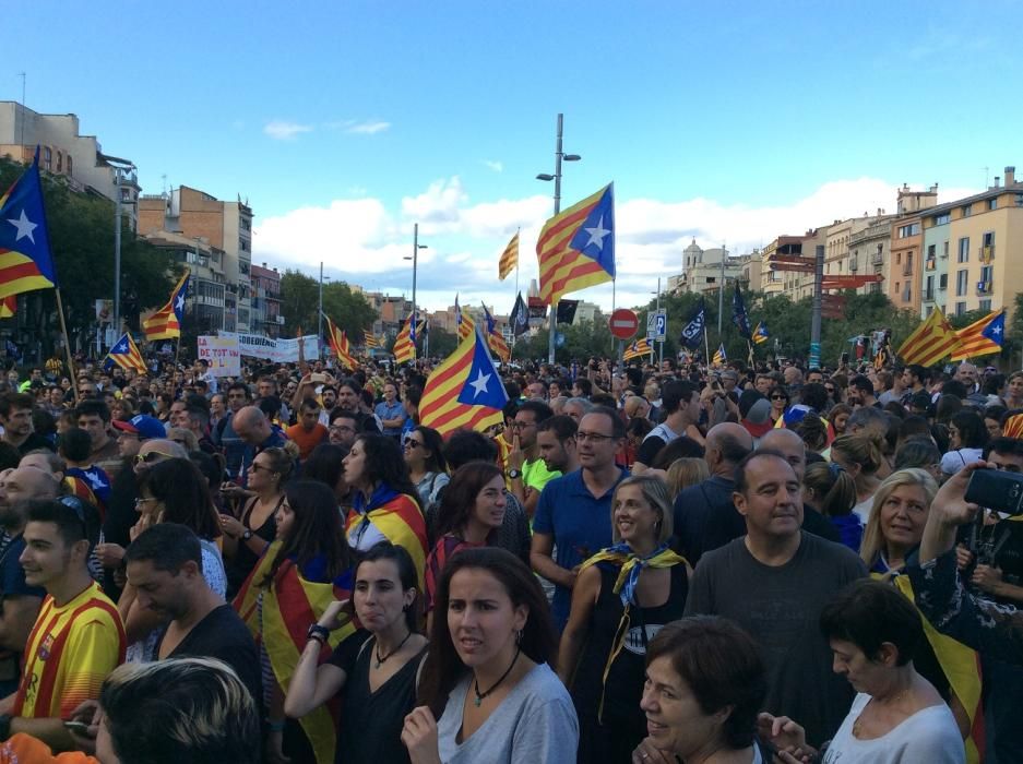 Manifestació històrica a Girona durant l''aturada general per rebutjar la violència policial l''1-O