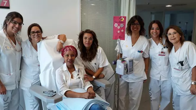 El HUC entrega un recuerdo personalizado al acabar el trantamiento oncológico