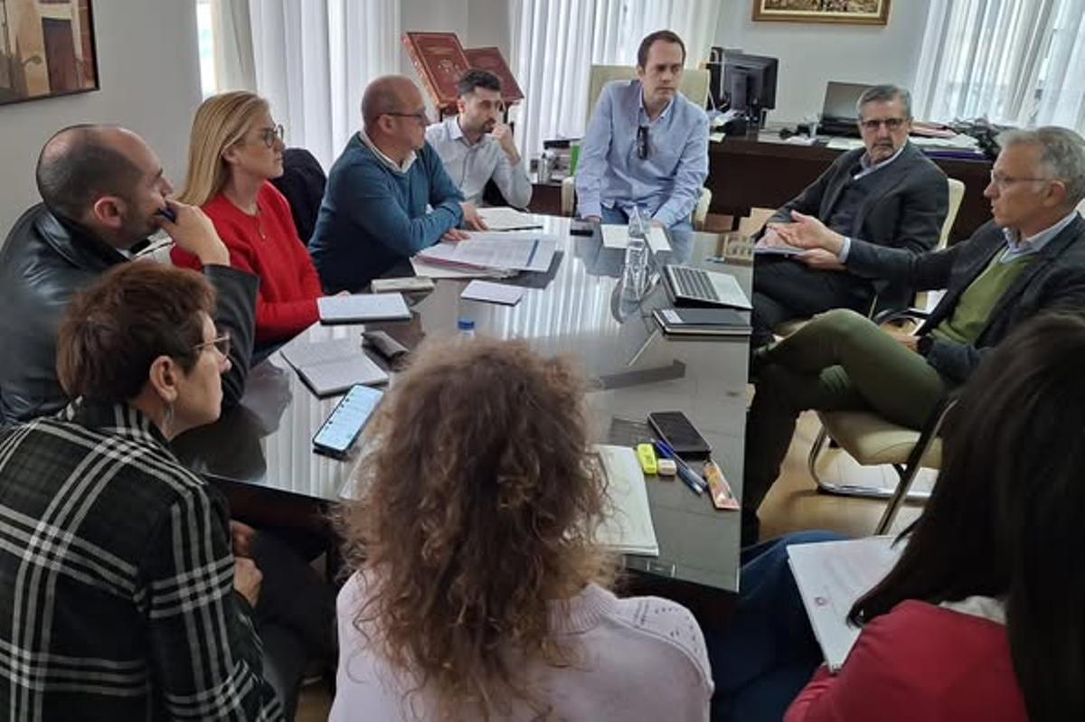 Reunión del alcalde Morell con el comisionado del Gobierno para la reconstrucción.