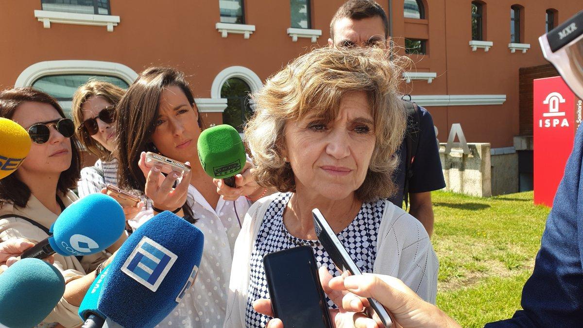 13/08/2019 La ministra de Sanidad en funciones, MarÃ­a Luisa Carcedo, atiende a los medios en la Finba, en Oviedo.