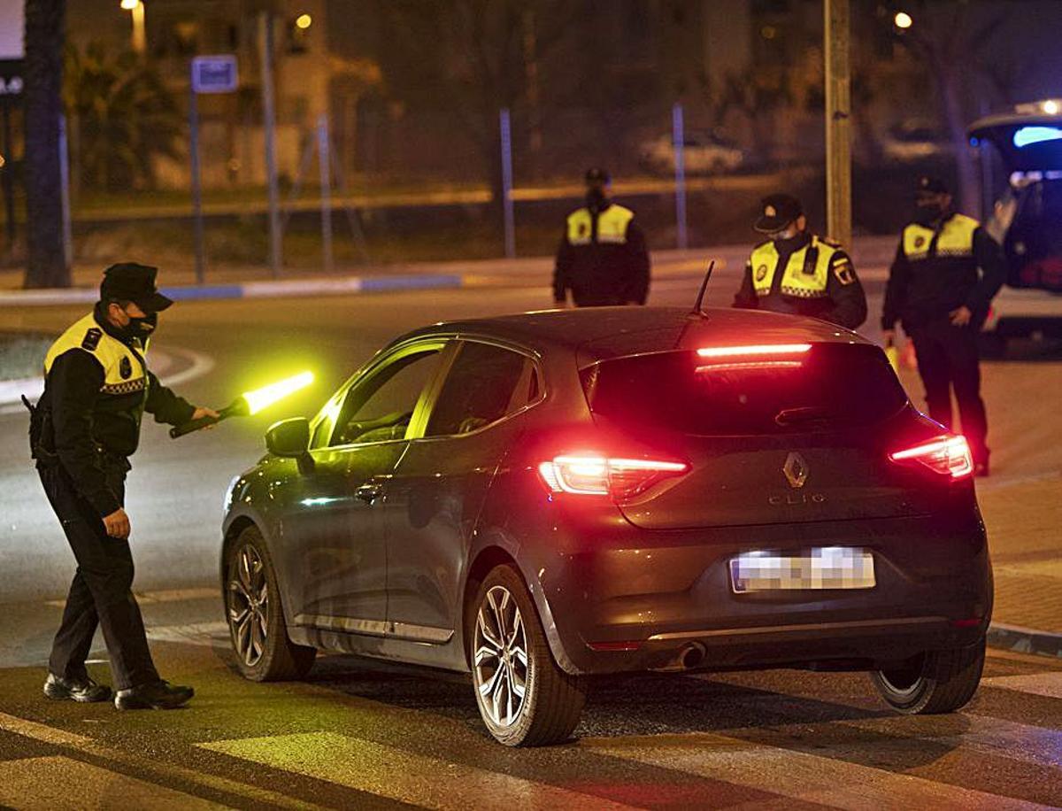Control de la Policía de Canet. | TORTAJADA