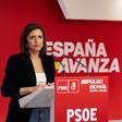 La portavoz del PSOE, Esther Peña, en una rueda de prensa en la sede del partido en la calle Ferraz.