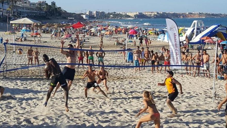 El equipo de &#039;Locos por el voley&#039; gana el Torneo Voley Playa de Pilar de la Horadada