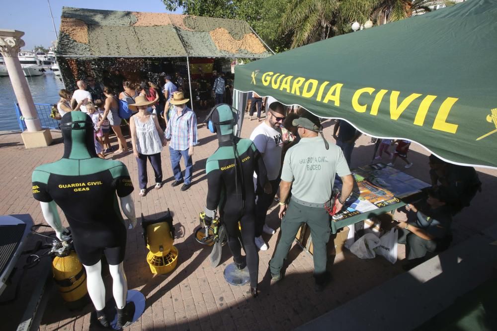 Un momento de la jornada de puertas abiertas de la Guardia Civil.