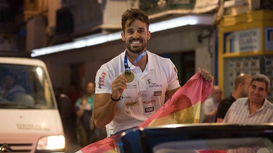 Carlos Garrote recibe la medalla de bronce al Mérito Deportivo