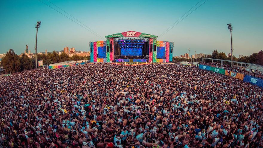 RBF cerró sus conciertos en Benidorm con un éxito absoluto de artistas, público y organización