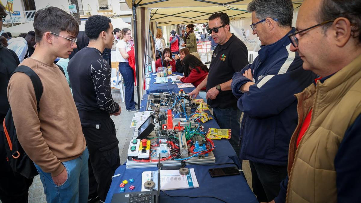 Imagen de archivo de una feria de empleo en Torrent.