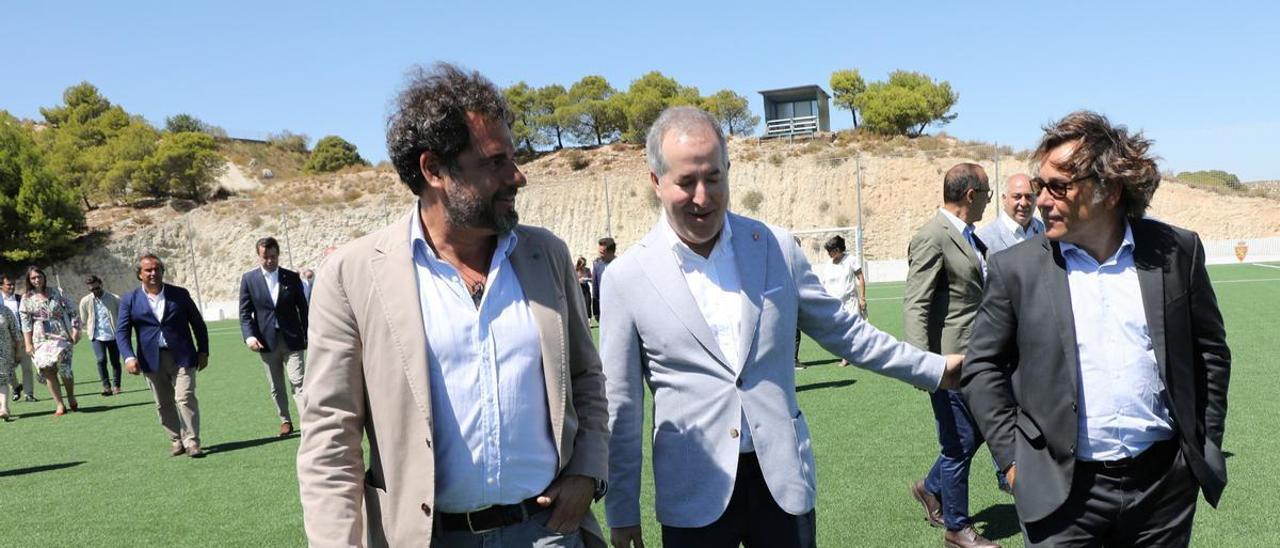 Mariano Aured, Jorge Mas y Raúl Sanllehí, durante la visita del presidente, la pasada semana, a Zaragoza.