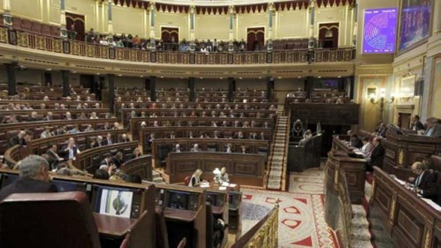 PP y PSOE avalan la asignación de la Casa del Rey para 2014